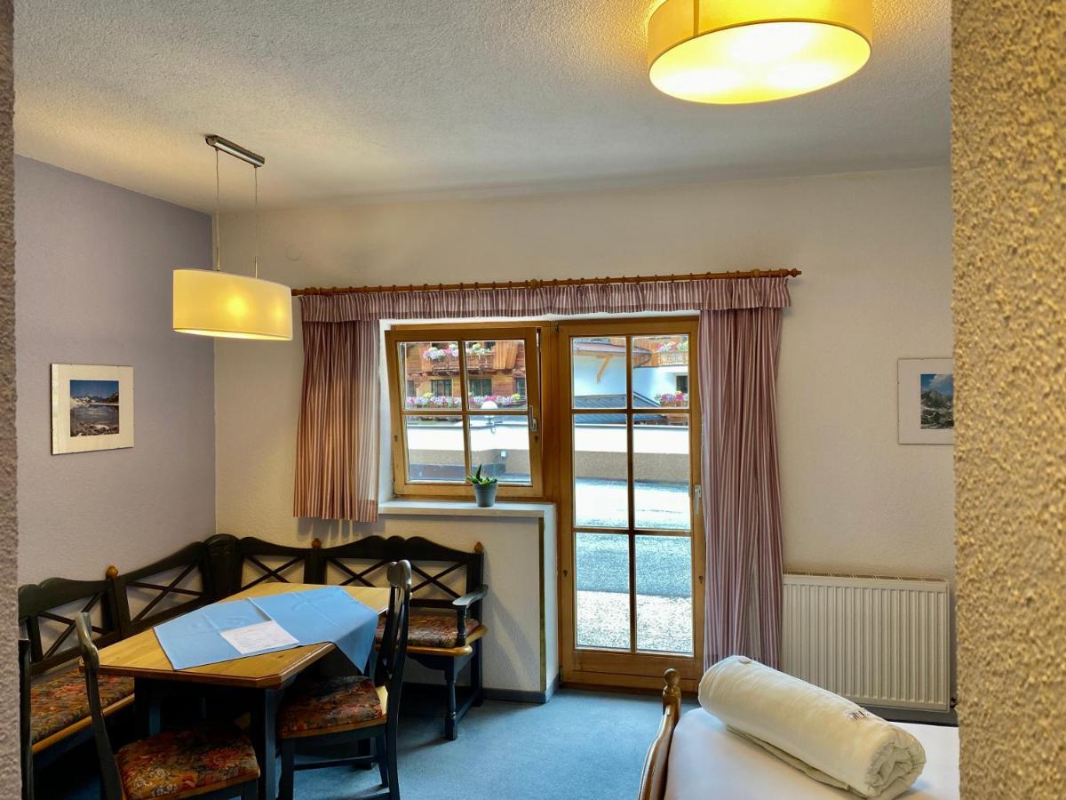 Pension Alpin Mandarfen Exterior photo